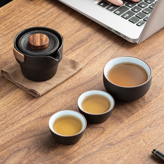 Portable Teapot Set, Portable Kung Fu Tea Set Mini Traveling Chinese Ceramic Teapot with 3 Cups All in One Travel Bag - Ideal for Travel Camping Picnic